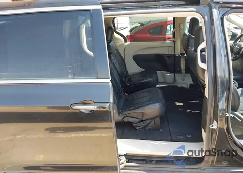 2017 Chrysler Pacifica Touring-L z USA, uszkodzony, nr VIN 2C4RC1BG8HR613239